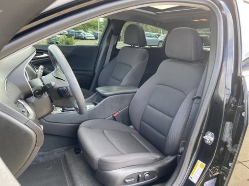 Used 2023 Chevrolet Malibu LT image 18