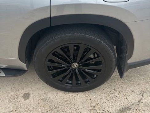 Used 2023 Toyota Highlander XSE image 21