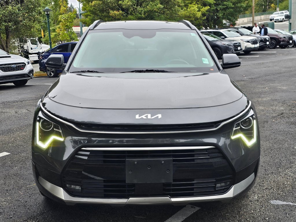 Used 2023 Kia Niro EX Touring FWD image 2