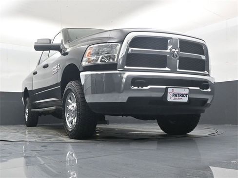 Used 2018 RAM 2500 Tradesman w/ Chrome Appearance Group image 44