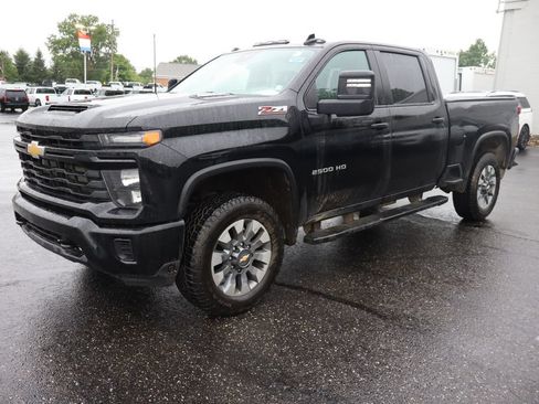 Used 2024 Chevrolet Silverado 2500 Custom w/ Custom Value Package AWD/4WD image 2