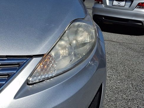 Used 2013 Ford Fiesta SE image 8