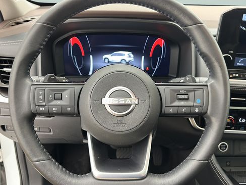Used 2023 Nissan Rogue Platinum w/ Platinum Premium Package AWD/4WD image 17