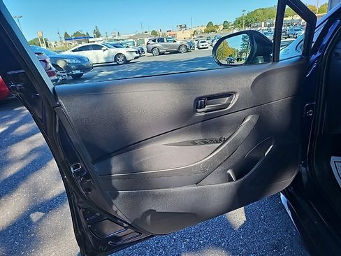 Used 2022 Toyota Corolla LE image 16