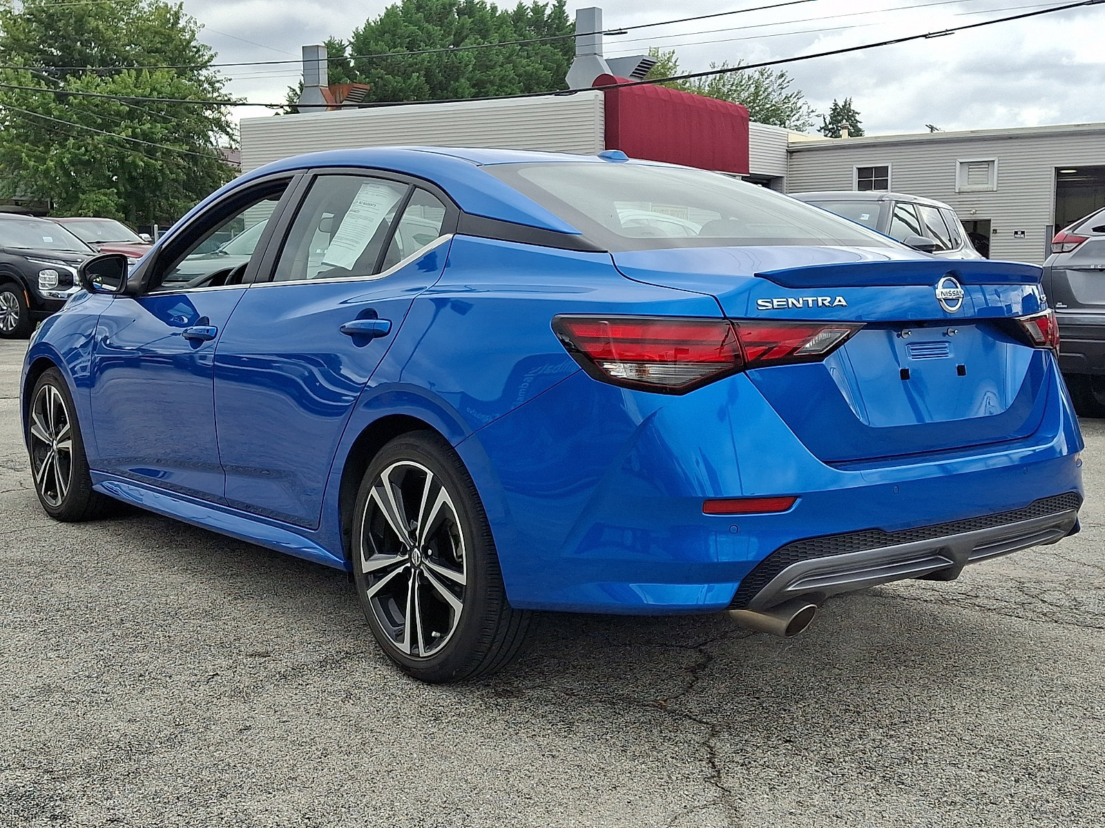 Used 2023 Nissan Sentra SR w/ SR Premium Package FWD image 4