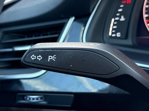 Used 2018 Audi Q7 3.0T Prestige image 32