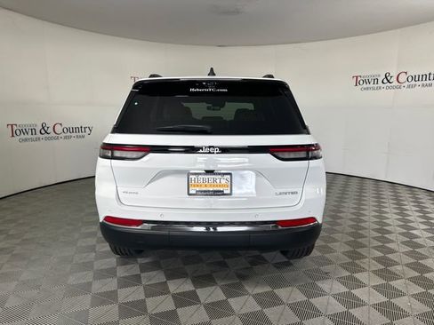 New 2025 Jeep Grand Cherokee Limited w/ Luxury Tech Group II image 8