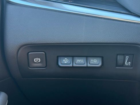 Used 2024 Buick Enclave Premium image 9