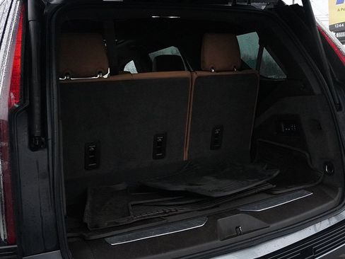 Used 2022 Cadillac Escalade Premium Luxury image 22