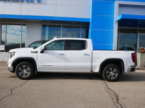 Certified 2023 GMC Sierra 1500 SLT image 5