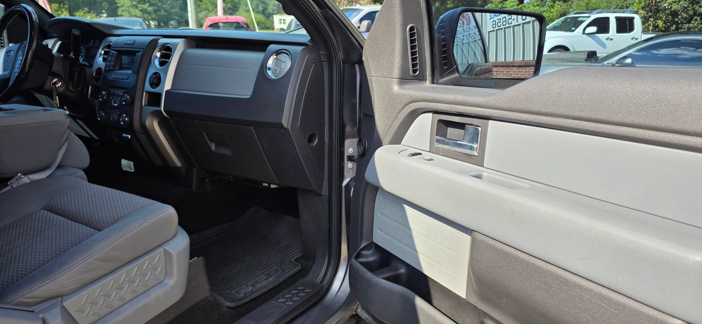 Used 2013 Ford F150 XLT w/ Luxury Equipment Group RWD image 15