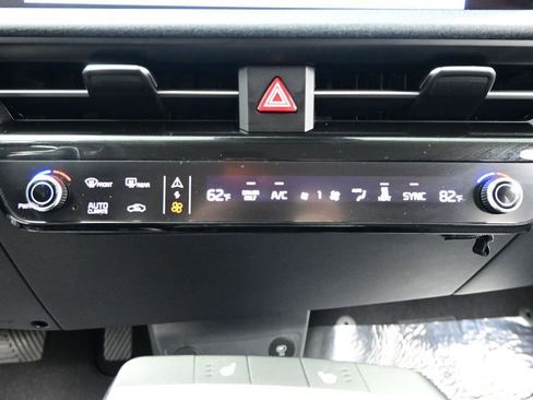 Used 2024 Kia EV6 Light RWD image 18