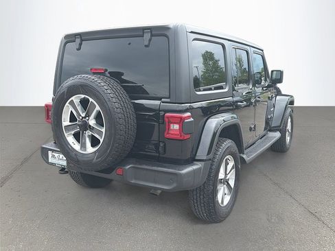 Used 2021 Jeep Wrangler Unlimited Sahara w/ Safety Group AWD/4WD image 4