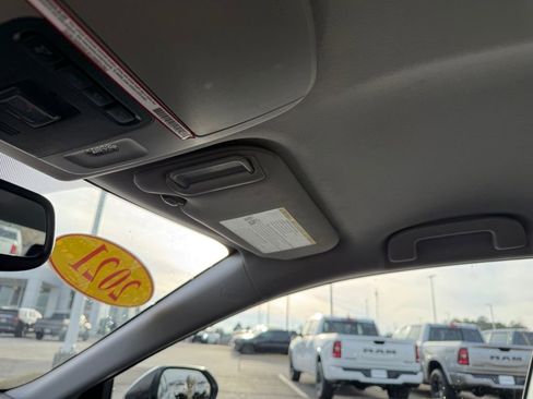 Used 2021 Toyota Camry XLE image 21