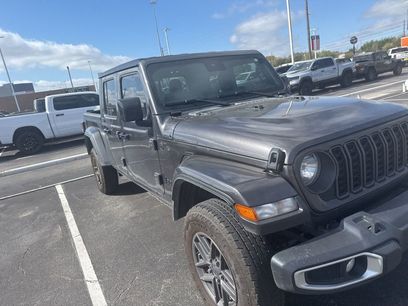 Used 2024 Jeep Gladiator Sport