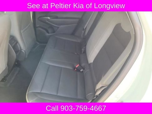 Used 2025 Chevrolet Trax ACTIV w/ Sunroof Package FWD image 19