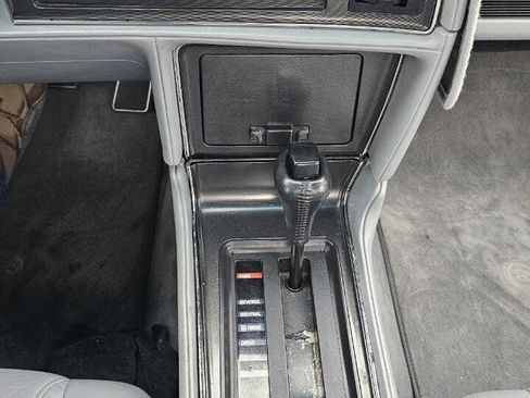 Used 1990 Buick Reatta Coupe image 9