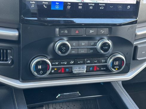 Used 2024 Ford Expedition XLT image 29