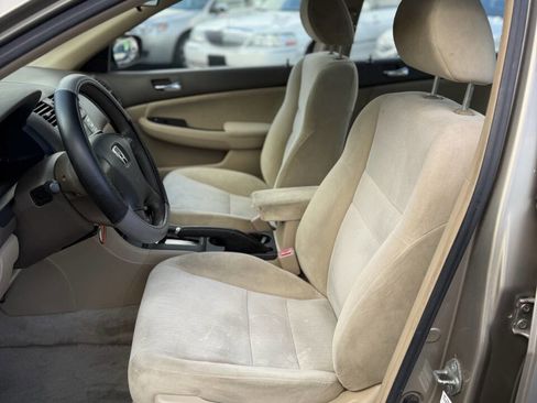 Used 2004 Honda Accord LX image 12