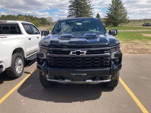 Certified 2025 Chevrolet Silverado 1500 ZR2 w/ Technology Package AWD/4WD image 3