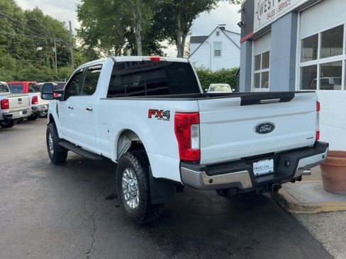 Used 2017 Ford F250 XLT w/ XLT Premium Package AWD/4WD image 6