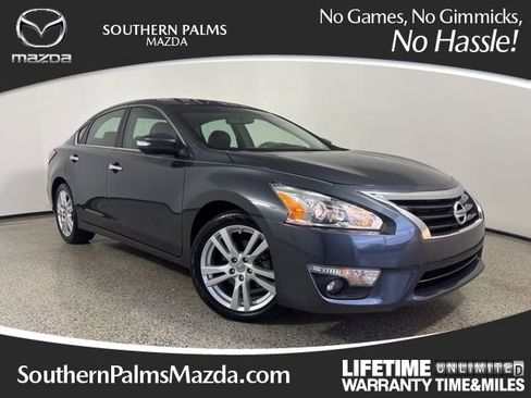 Used 2013 Nissan Altima 3.5 SV image 1