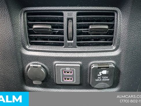 Used 2024 Nissan Titan SV w/ SV Convenience Package RWD image 42
