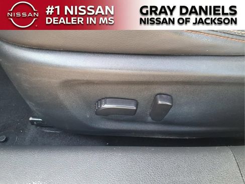Used 2023 Nissan Altima 2.5 SR FWD image 11