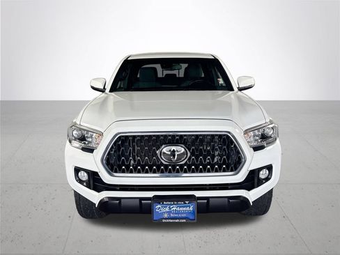 Used 2019 Toyota Tacoma TRD Off-Road w/ Technology Package AWD/4WD image 3