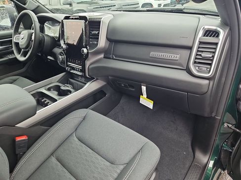 New 2026 RAM 1500 4x4 Crew Cab image 17
