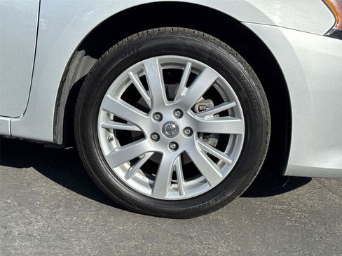 Used 2013 Nissan Sentra SL w/ Leather Pkg image 6