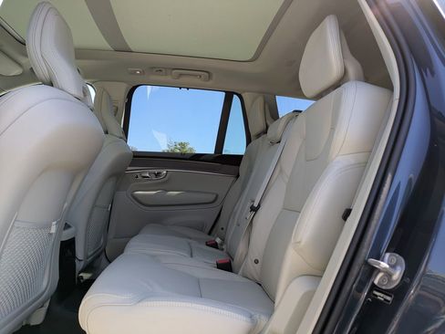 New 2026 Volvo XC90 T8 Ultra w/ Protection Package Premier AWD/4WD image 16
