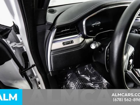 Used 2025 Jaguar F-PACE R-Dynamic S image 37