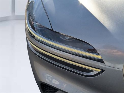 Used 2023 Genesis GV70 2.5T w/ Advanced Package image 9