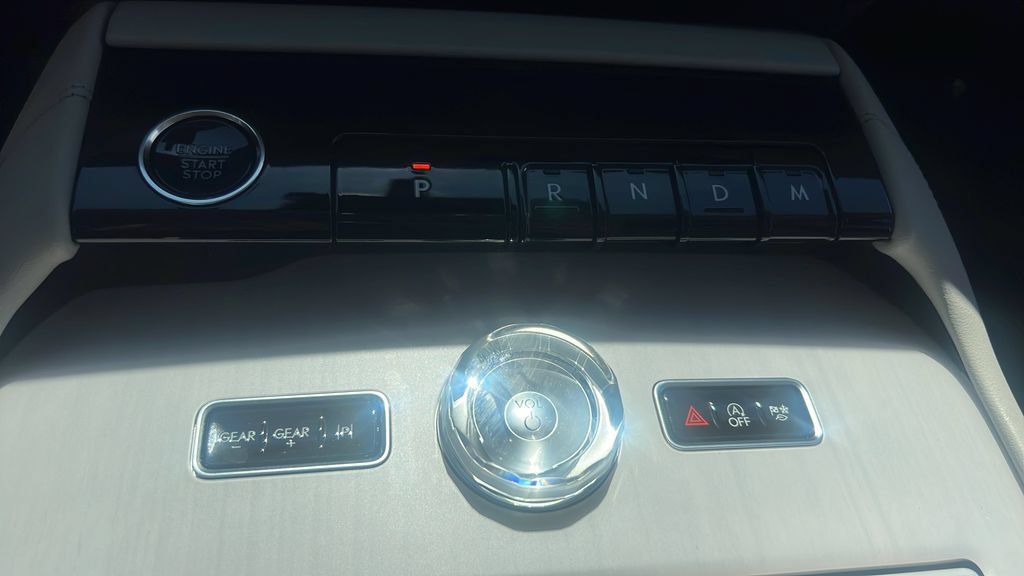 Used 2026 Lincoln Navigator L Reserve AWD/4WD image 28