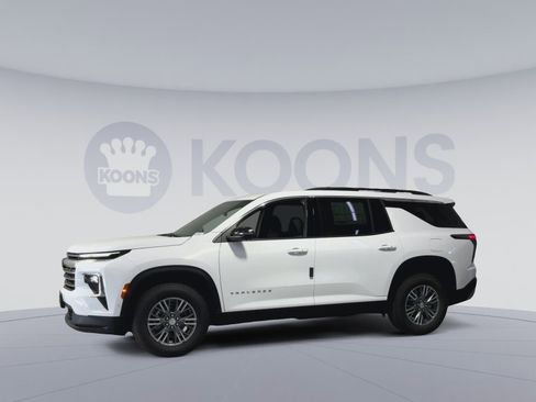 New 2026 Chevrolet Traverse LT w/ Enhanced Driving Package image 7