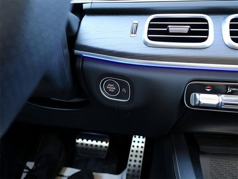 Used 2025 Mercedes-Benz GLS 450 GLS 450 image 31