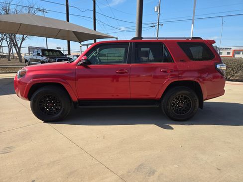 Used 2020 Toyota 4Runner SR5 image 6