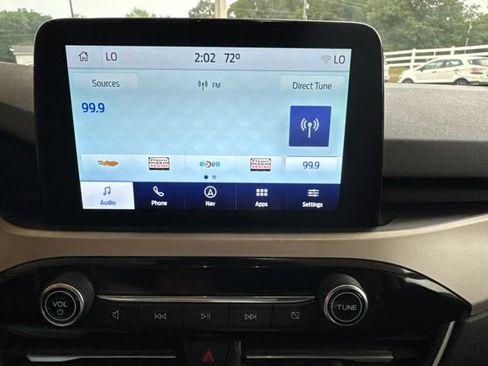 Used 2022 Ford Escape SE w/ SE Sport Appearance Package FWD image 17