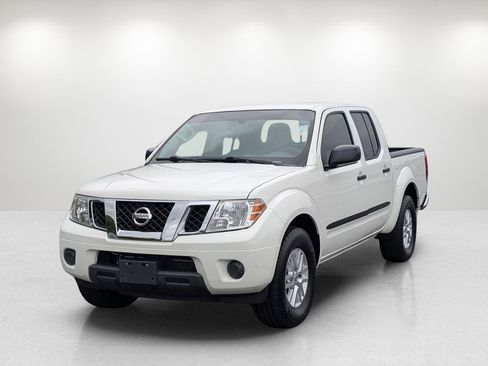 Used 2019 Nissan Frontier SV image 1