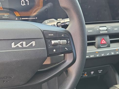 Used 2025 Kia K4 FWD image 20
