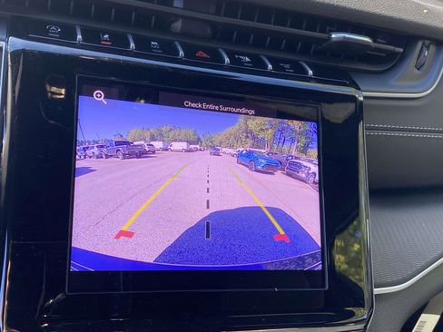 New 2025 Jeep Grand Cherokee Altitude image 6