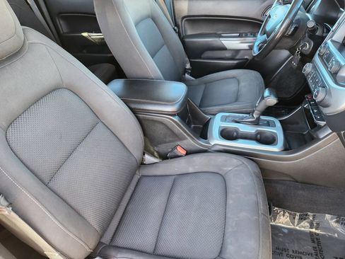 Used 2021 Chevrolet Colorado LT AWD/4WD image 5