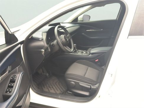 Used 2020 MAZDA CX-30 FWD image 11