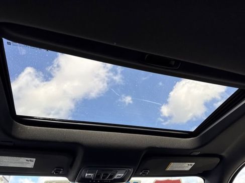 Used 2024 Chevrolet Silverado 1500 High Country w/ High Country Premium Package image 13