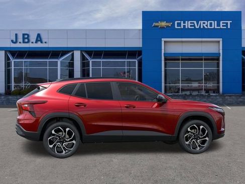 New 2026 Chevrolet Trax RS w/ Sunroof Package FWD image 5