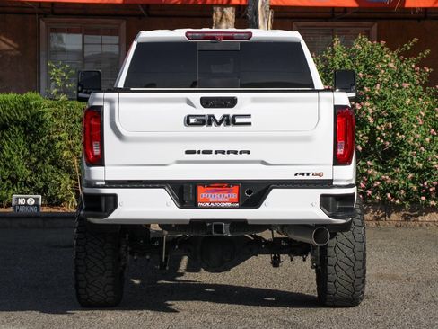 Used 2023 GMC Sierra 2500 AT4 w/ AT4 Preferred Package image 7