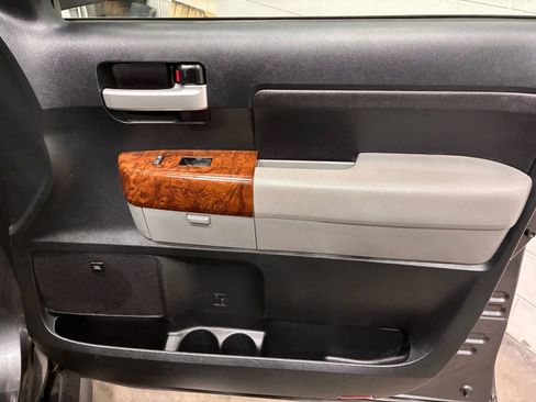 Used 2011 Toyota Tundra Limited w/ Memory Pkg image 20