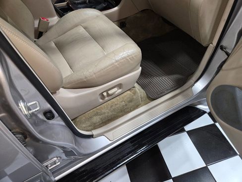 Used 2002 Toyota Land Cruiser image 64