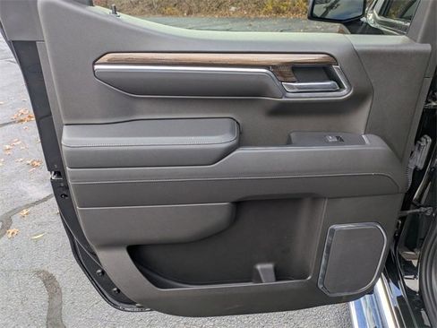 Used 2022 Chevrolet Silverado 1500 LT w/ Convenience Package II image 28